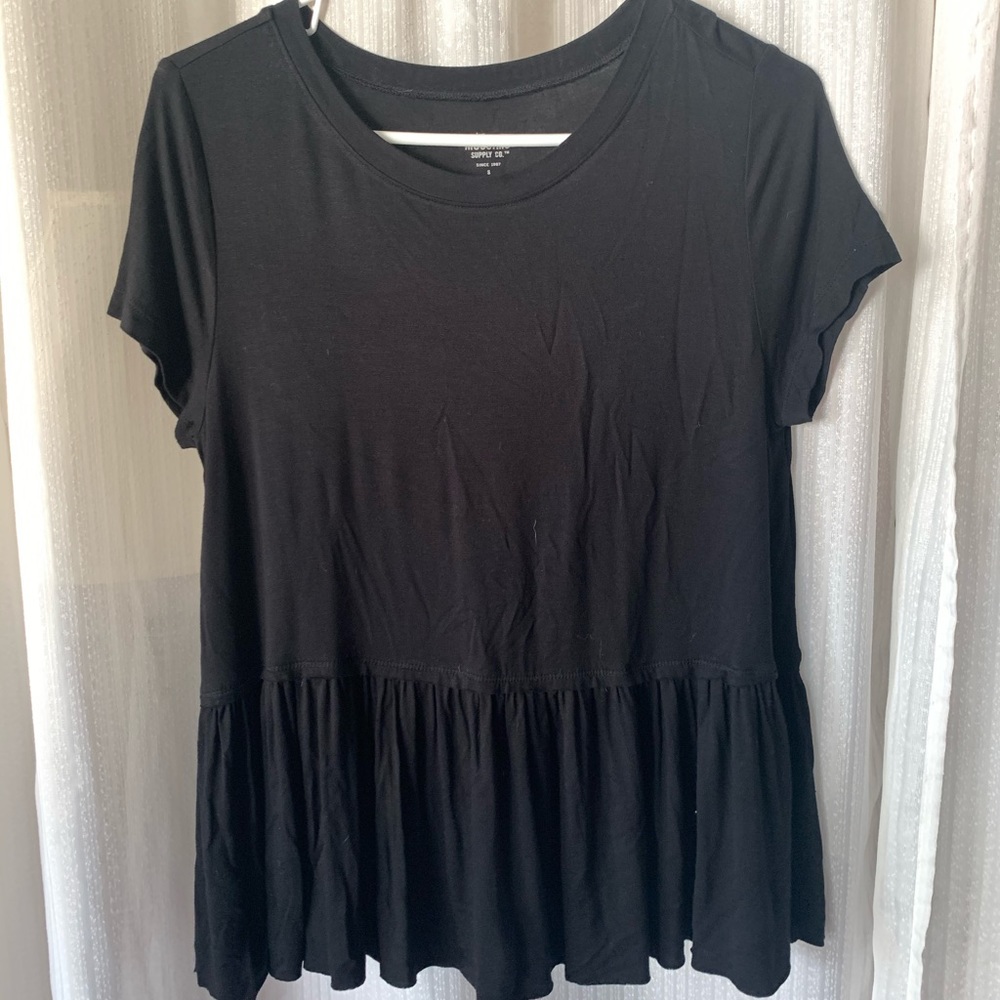 Black short sleeve shirt